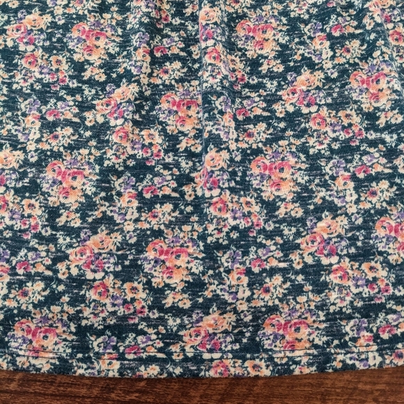 Forever 21 Green Floral Tank Top - Picture 15 of 15